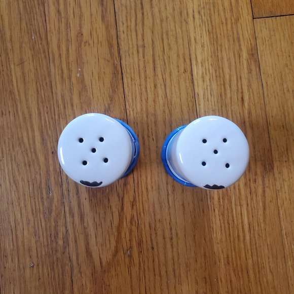 Canvas Home Tinware Salt & Pepper Shakers - NEW - Picture 5 of 8